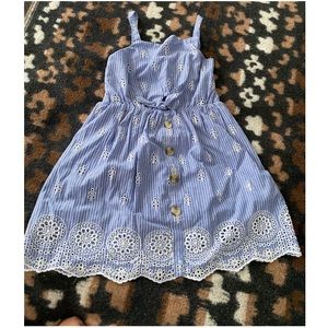 White and blue cute dress size: 9-10 ⭐️new⭐️